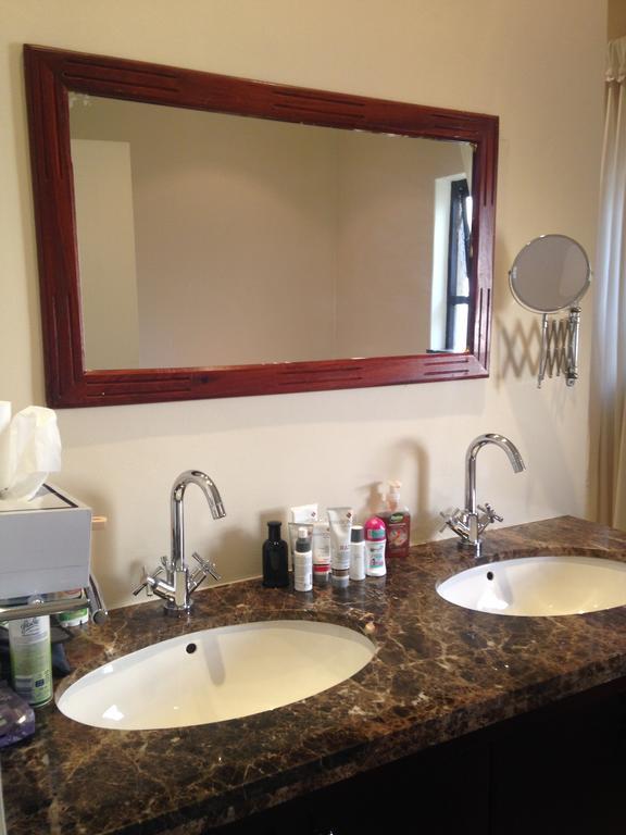 A Hundred Thousand Welcomes B&B Sandton Habitación foto